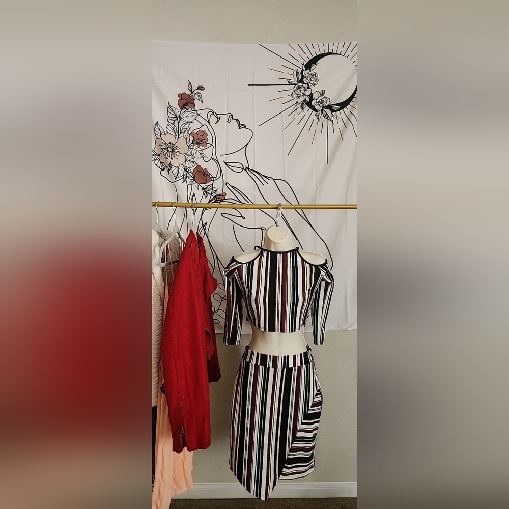 Striped Crop top with skirt set